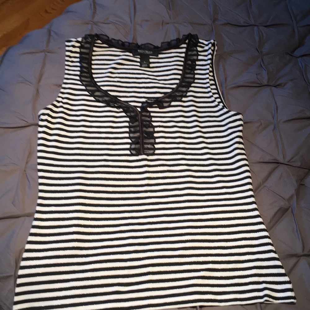 Sleeveless blouse.
